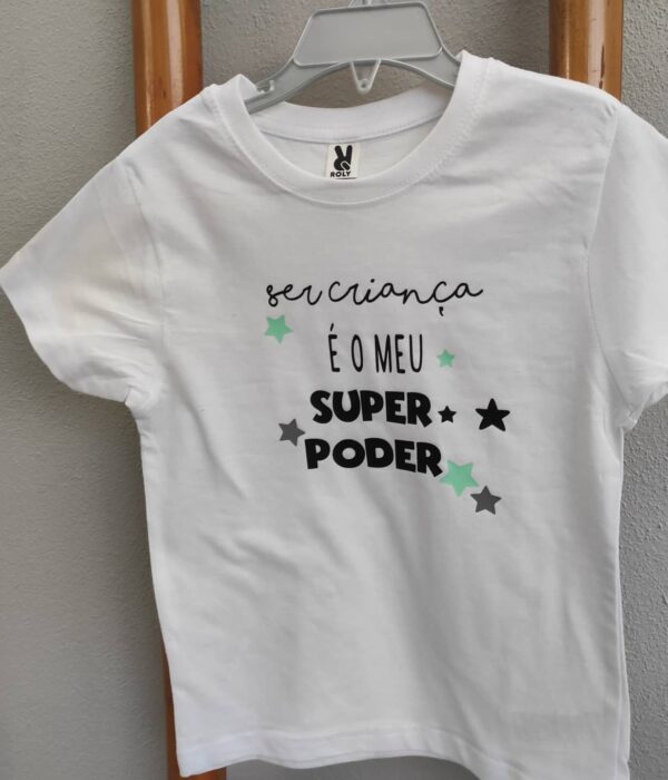 T-Shirt - Ser criança é o meu super poder menino