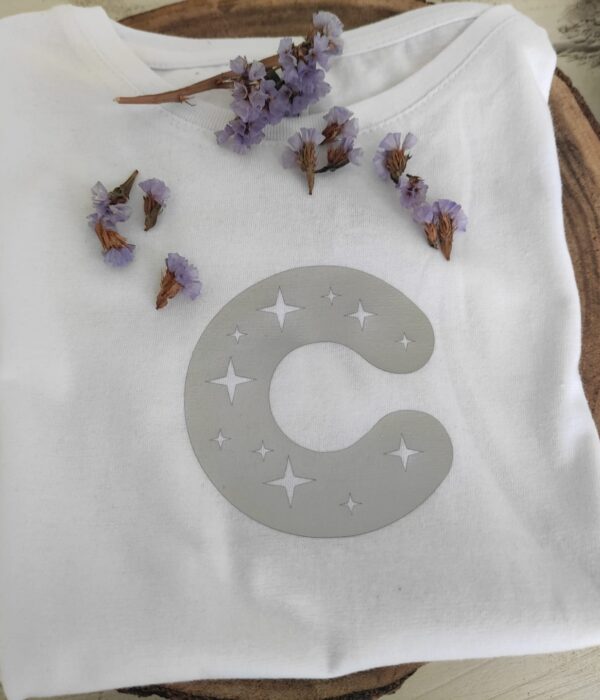 T-Shirt - Letra incial nome prateado