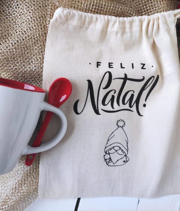 Saco "Feliz Natal" com Caneca Personalizada cerâmica de interior de cor