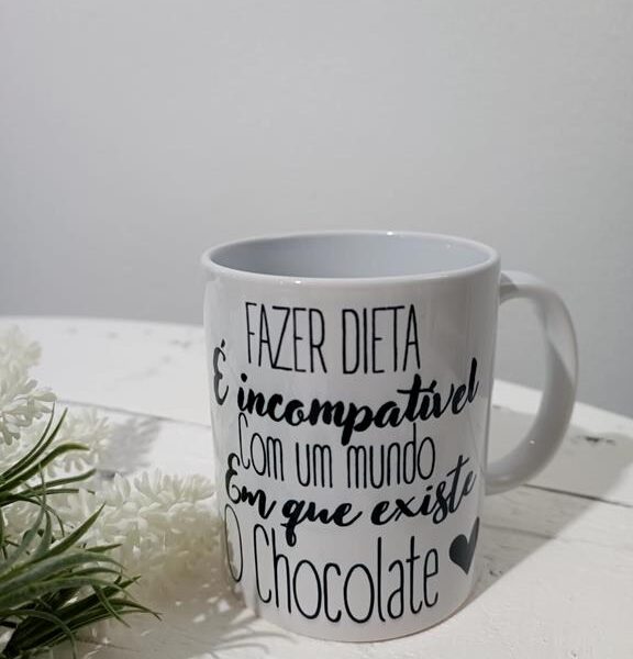 Caneca - Fazer dieta é incompatível com um mundo em que existe chocolate
