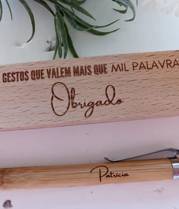 Caneta - Estojo com caneta em Bambu - Há gestos que valem mais que mil palavras