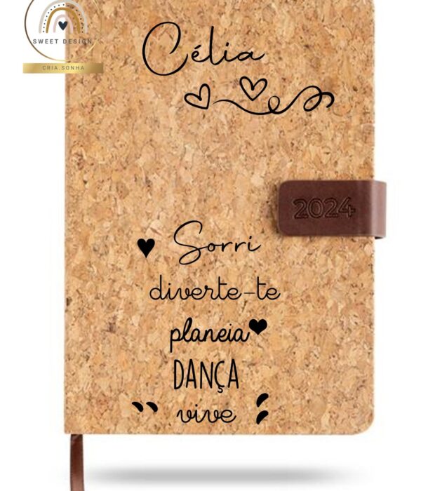 Agenda em cortiça - Sorri, diverte-te, planeia, dança