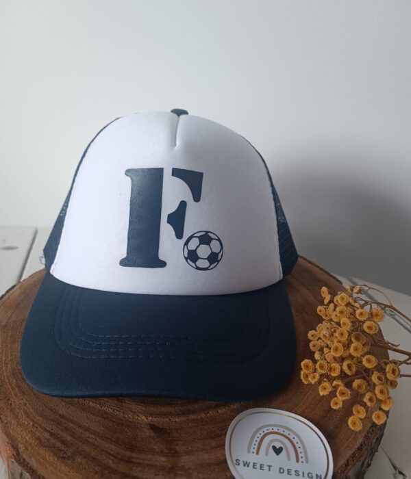 Boné em rede - Inicial do nome com bola futebol