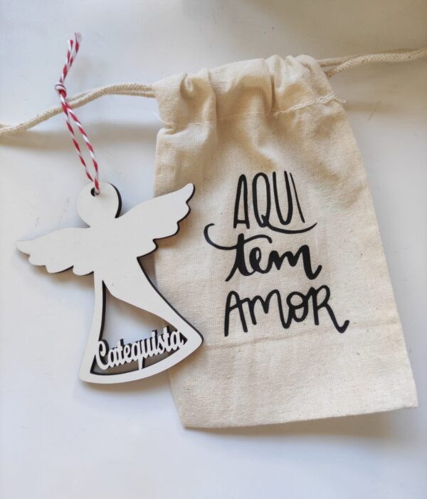 Pendente - Anjo em madeira com nome com saco (Catequista)