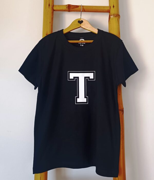 T-Shirt - Letra Inicial do Nome 18