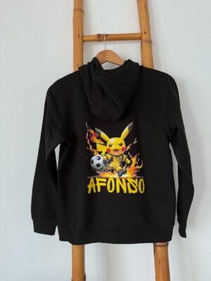 Sweat - Picatchu com bola de futebol (com nome)