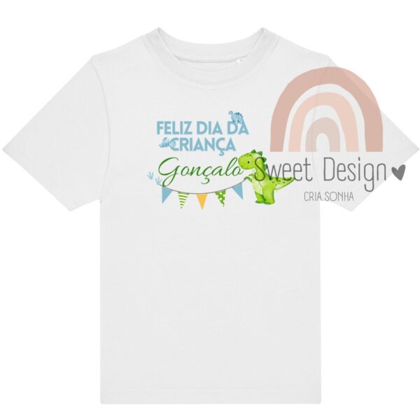 T-Shirt (Dia da Criança) - Feliz dia da Criança com dinossauro (com nome)