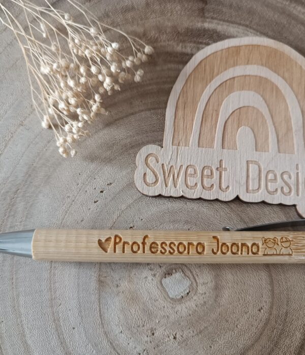 Caneta em Bambu - Profissão com nome (imagem de quem oferece, menino ou menina)