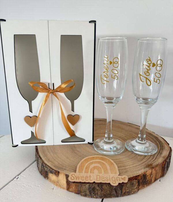 Conjunto de flutes/Copos espumante personalizados com nome - Bodas de Ouro (cinquenta anos)