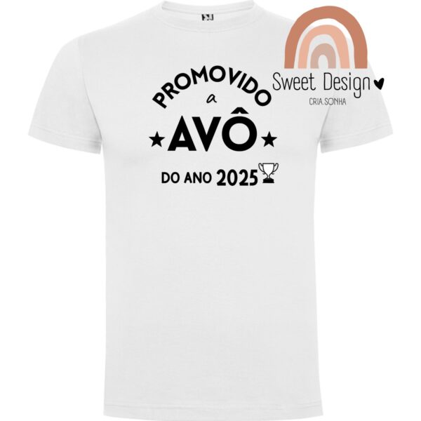 T-Shirt - Promovido a Avô (com ano)