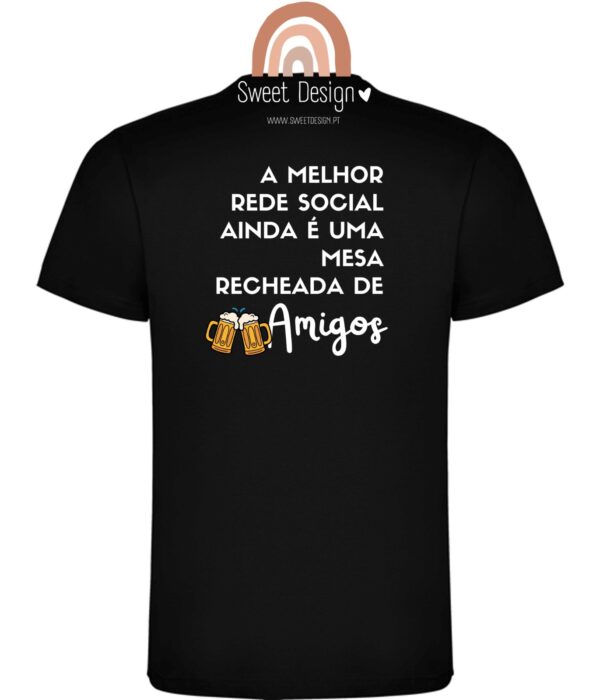 T-Shirt - A melhor rede social ainda é uma mesa recheada de amigos