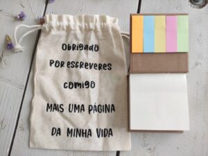 Saco com Bloco de notas e post-it - Obrigado por escreveres comigo mais uma página da minha vida