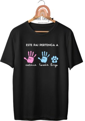 T-Shirt - Este Pai pertence a .....(nome dos filhos)