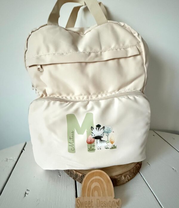 Mochila com nome e animal da Selva (zebra)