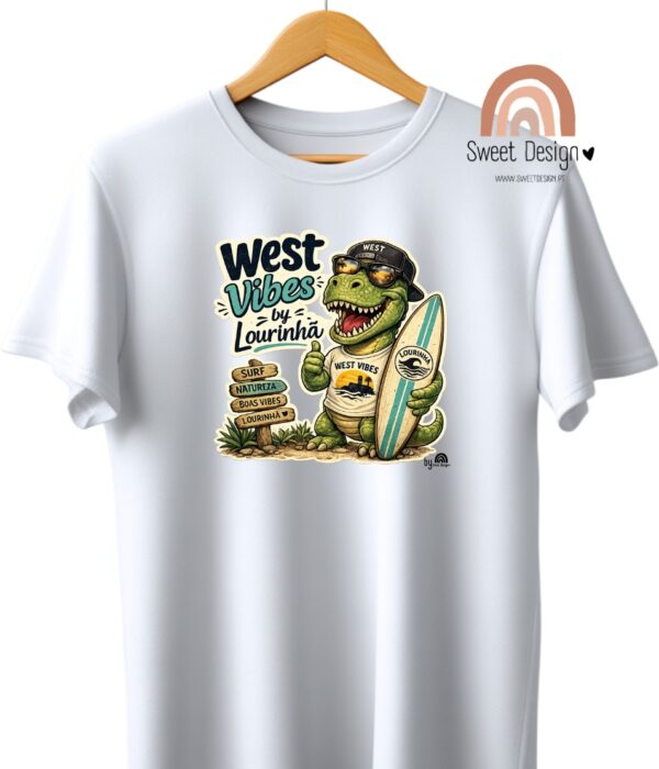 T-Shirt - West Vibes by Lourinhã (crocodilo com prancha)