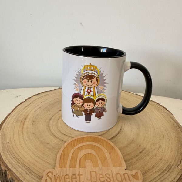 Caneca interior de cor - Nossa Senhora e os três Pastorinhos -Obrigado por guiar os nossos passos na fé…