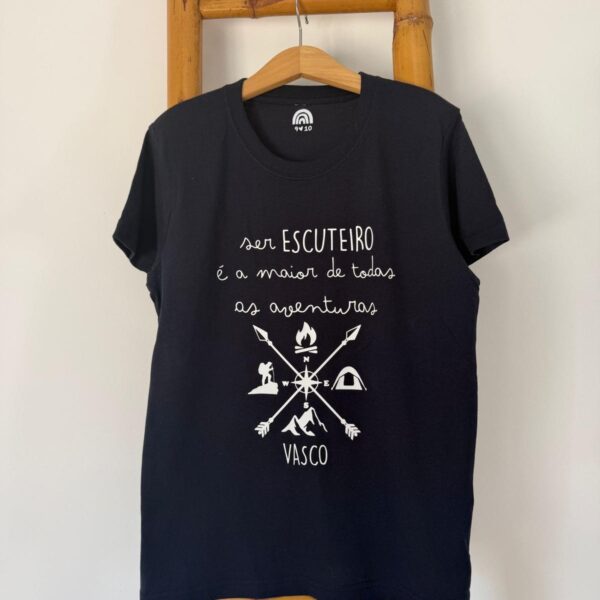 T-Shirt - Ser escuteiro é a maior de todas as aventuras_2 (com nome)