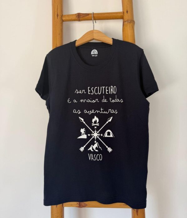 T-Shirt - Ser escuteiro é a maior de todas as aventuras_2 (com nome)