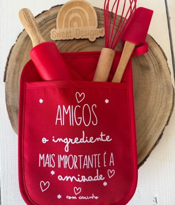 Conjunto de cozinha composto por 3 artigos - Amigos, o Ingrediente mais importante é a amizade