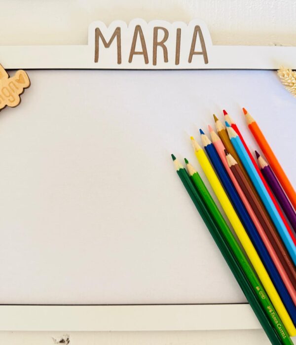 Quadro para desenhos com  Folhas substituíveis A4 (com nome)